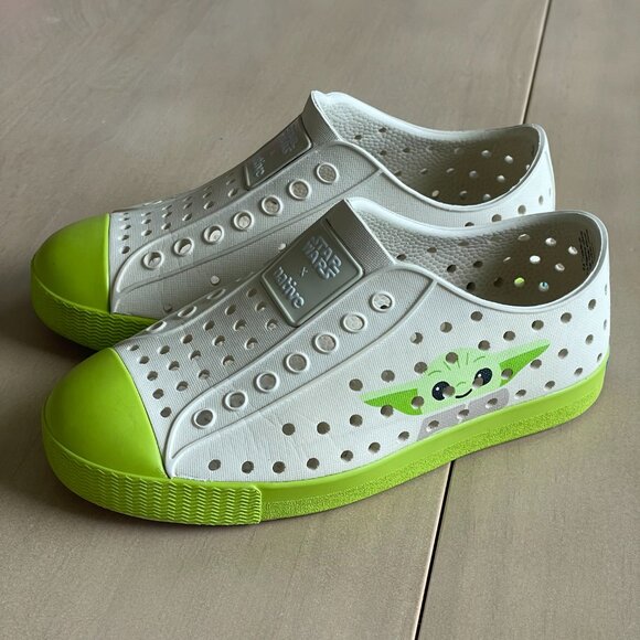 Native X Disney Jefferson Slip-On Shoes, Baby Yoda Grogu Mandalorian Star Wars - Picture 2 of 10